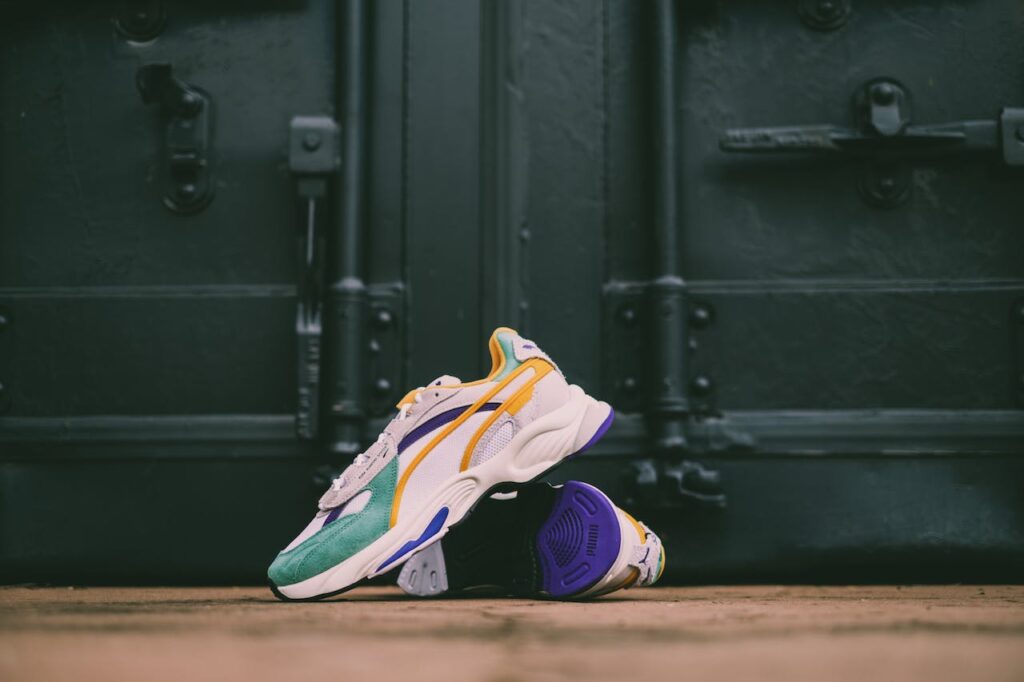 tênis nike colorido